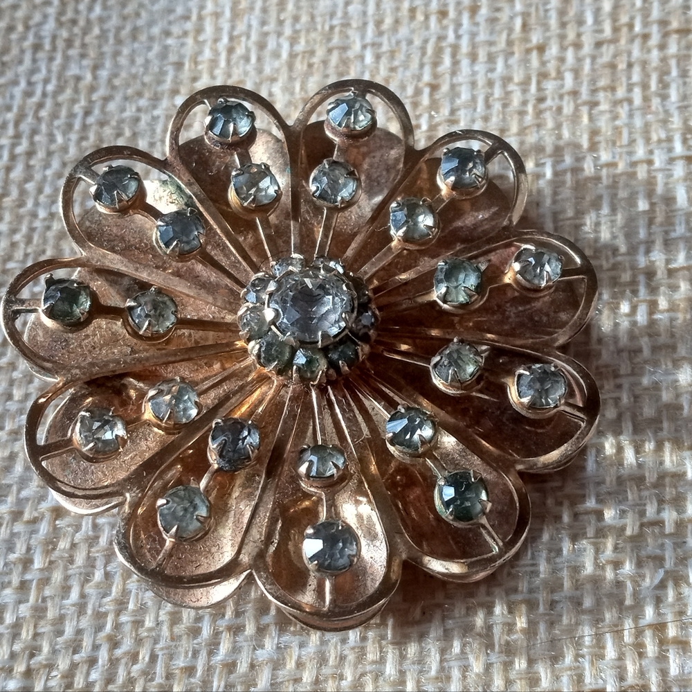 VTG 1/20 10K Signed Gold Filled Prong Set Rhinestones Flower Brooch/Pendant